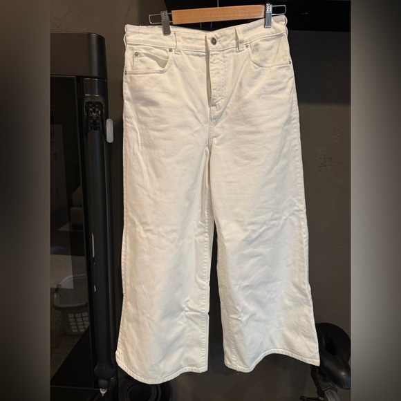 Victoria Beckham Jeans High Rise. Size 29. Color white.